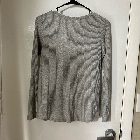American Eagle, extra small, super soft gray v neck - Picture 5 of 5